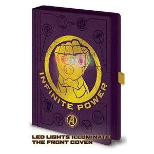 cuaderno con el guantele del infinito en la portada y luces led en las piedras